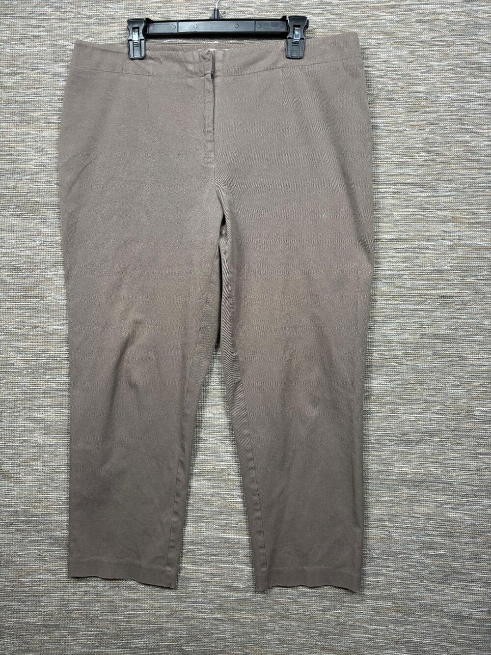 Fabulous Slimming by Chico's Capri Pants Womens Size 2.5 Short US 14 Brown
